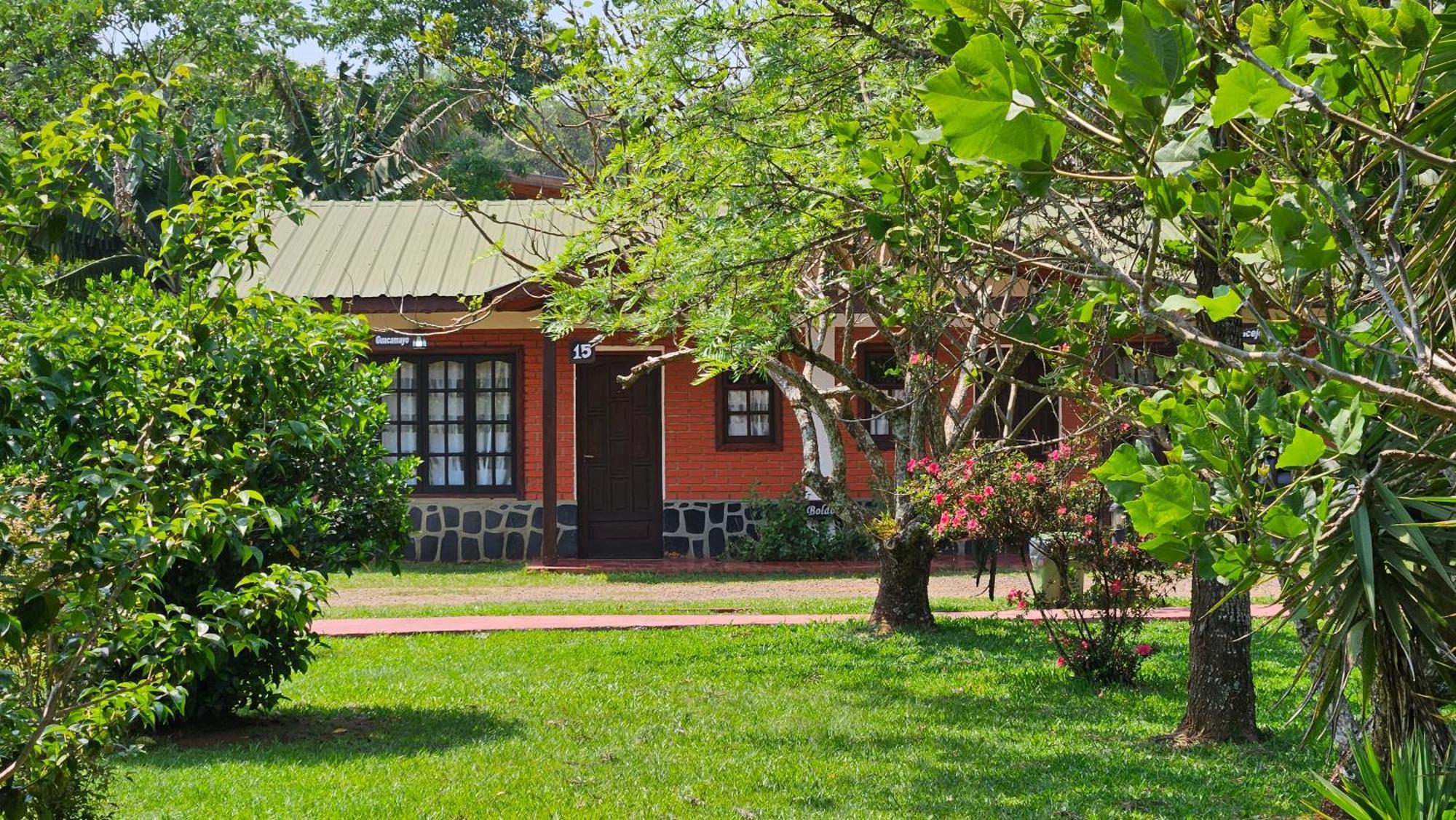 Cabanas El Refugio Del Mensu Puerto Iguazu Exterior photo