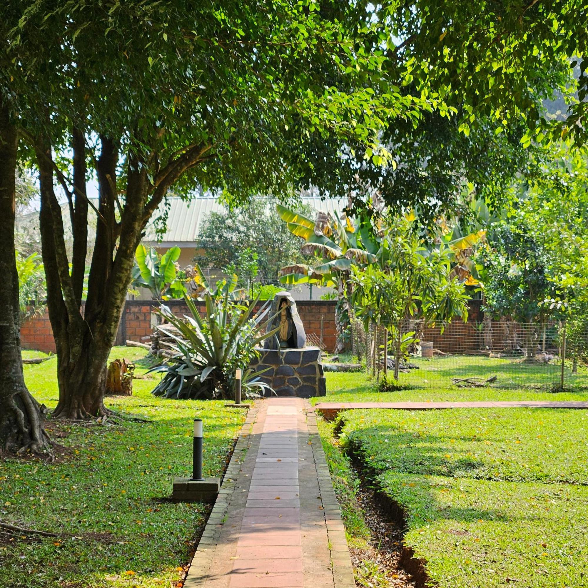 Cabanas El Refugio Del Mensu Puerto Iguazu Exterior photo