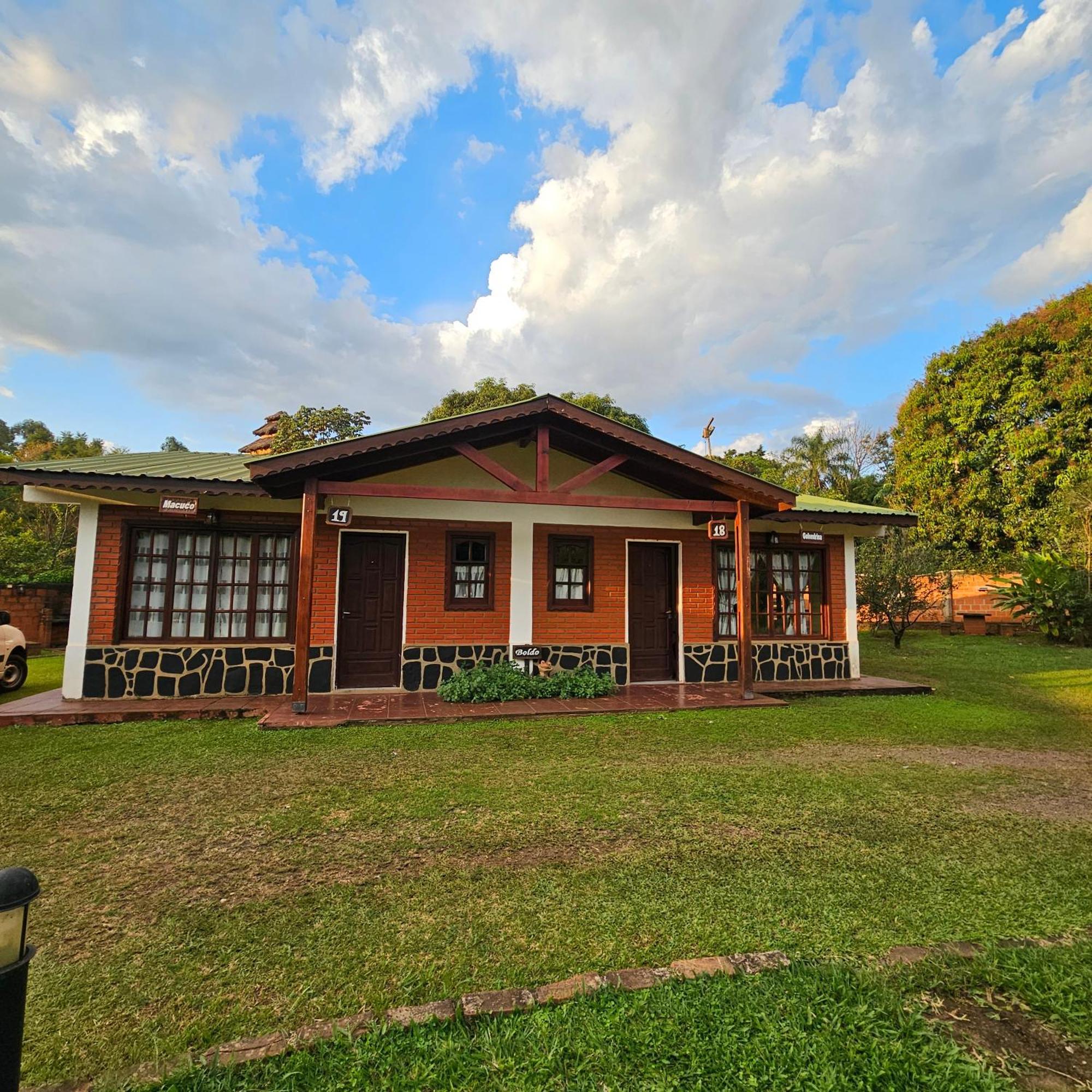 Cabanas El Refugio Del Mensu Puerto Iguazu Exterior photo