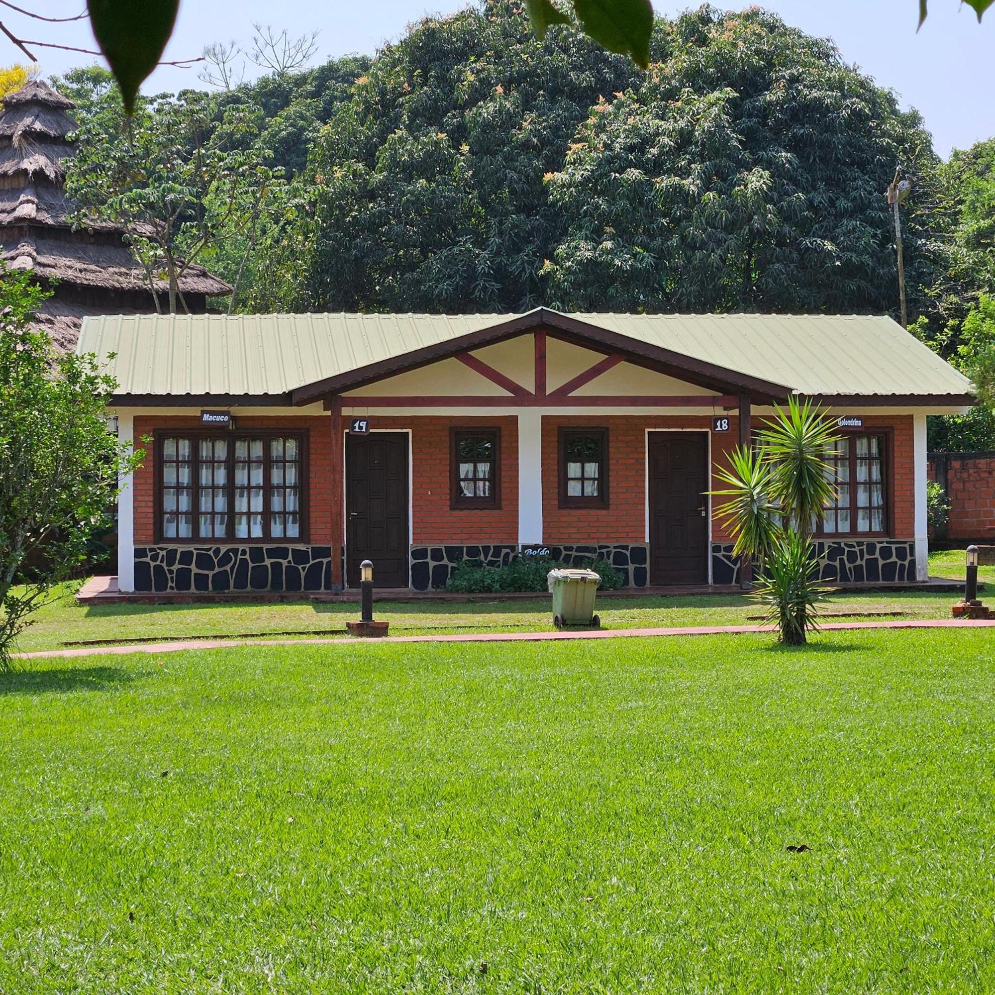 Cabanas El Refugio Del Mensu Puerto Iguazu Exterior photo